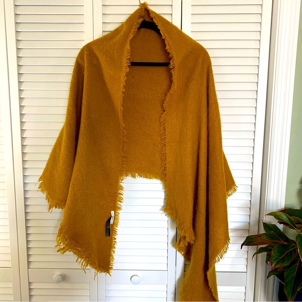 Anthro Carraway Boucle Scarf